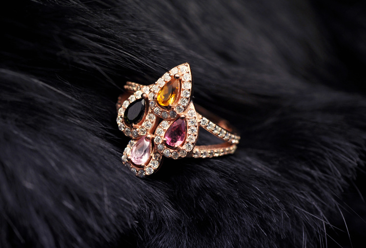 鳳羽翩躚，碧璽生輝 力臻珠寶天然碧璽吊墜引領(lǐng)2013春夏時尚